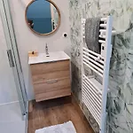 Modern, Spacious Riverfront With Pool - For 4-6 People Prázdninový dům