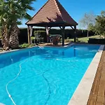 Modern, Spacious Riverfront With Pool - For 4-6 People Prázdninový dům *
