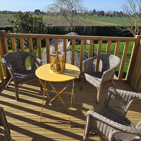 Casa de Férias Modern, Spacious Riverfront With Pool - For 4-6 People Lamonzie-Saint-Martin