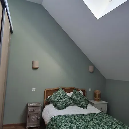 Casa de Férias Modern, Spacious Riverfront With Pool - For 4-6 People Lamonzie-Saint-Martin