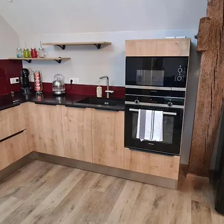 Casa de Férias Modern, Spacious Riverfront With Pool - For 4-6 People *