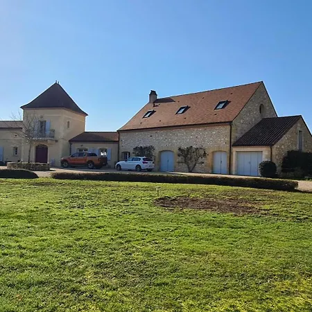 Modern, Spacious Riverfront With Pool - For 4-6 People