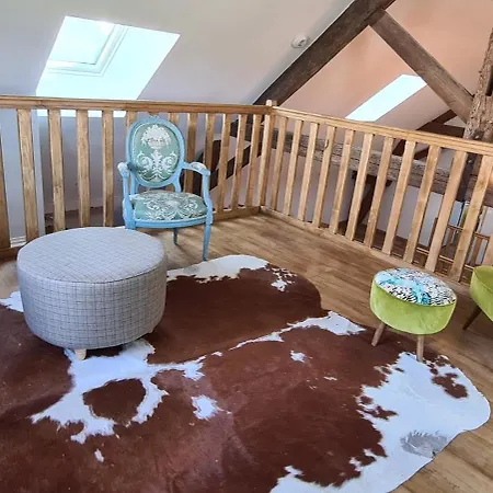 Casa de Férias Modern, Spacious Riverfront With Pool - For 4-6 People *