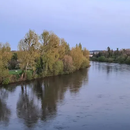 Modern, Spacious Riverfront With Pool - For 4-6 People Lamonzie-Saint-Martin