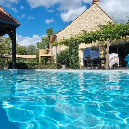 Modern, Spacious Riverfront With Pool - For 4-6 People Prázdninový dům *