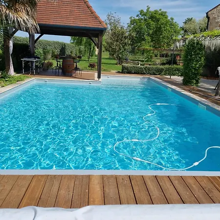 Casa de Férias Modern, Spacious Riverfront With Pool - For 4-6 People Lamonzie-Saint-Martin