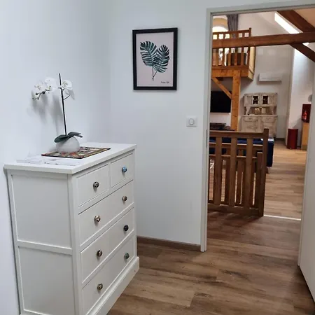 Modern, Spacious Riverfront With Pool - For 4-6 People Casa de Férias Lamonzie-Saint-Martin