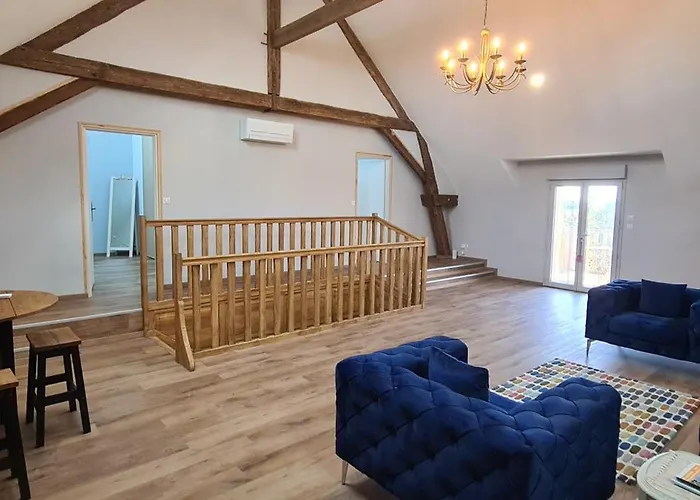 Modern, Spacious Riverfront With Pool - For 4-6 People Prázdninový dům *