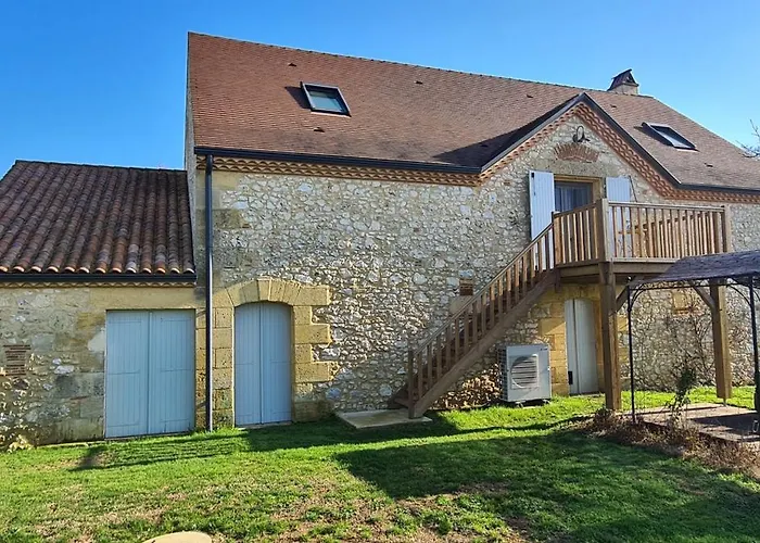 Prázdninový dům Modern, Spacious Riverfront With Pool - For 4-6 People Lamonzie-Saint-Martin