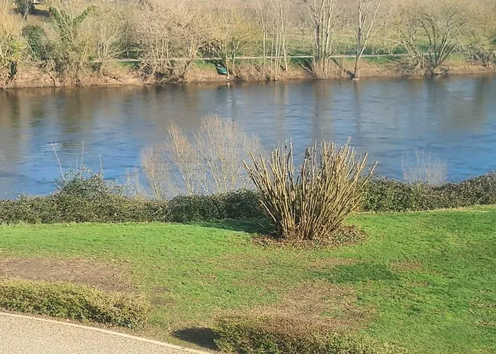 Modern, Spacious Riverfront With Pool - For 4-6 People