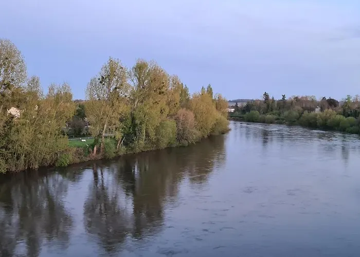 Modern, Spacious Riverfront With Pool - For 4-6 People Lamonzie-Saint-Martin