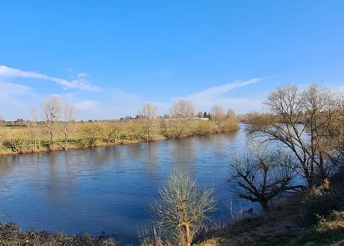 Modern, Spacious Riverfront With Pool - For 4-6 People