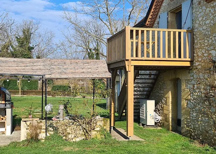 Prázdninový dům Modern, Spacious Riverfront With Pool - For 4-6 People *