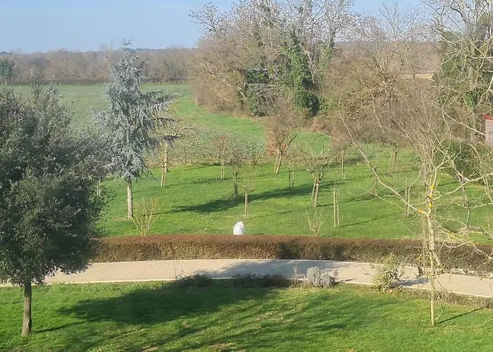 Modern, Spacious Riverfront With Pool - For 4-6 People Lamonzie-Saint-Martin